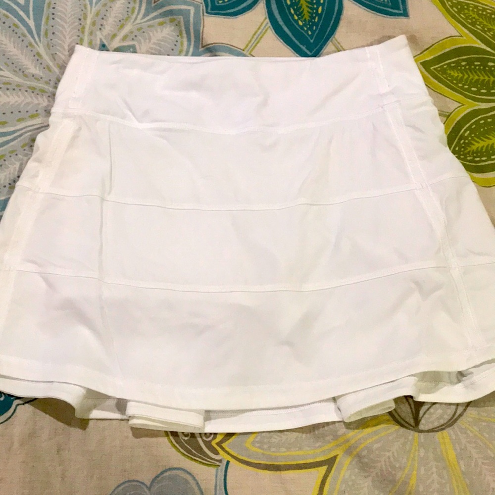 Lululemon size 2 Tall skirt